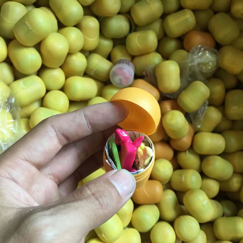 Capsule Toy Gashapon - Mainan Gashapon Gacha Capsule Kinder Egg